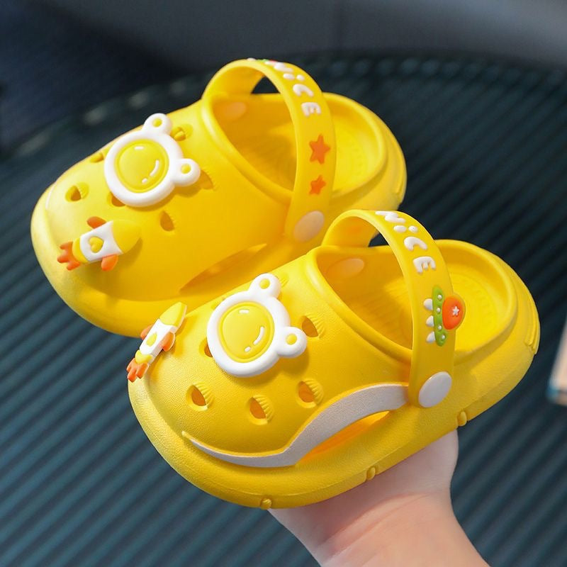 Children's slippers summer new cute bear baby girls' shoes boys' soft bottom non-slip home bathroom slippers